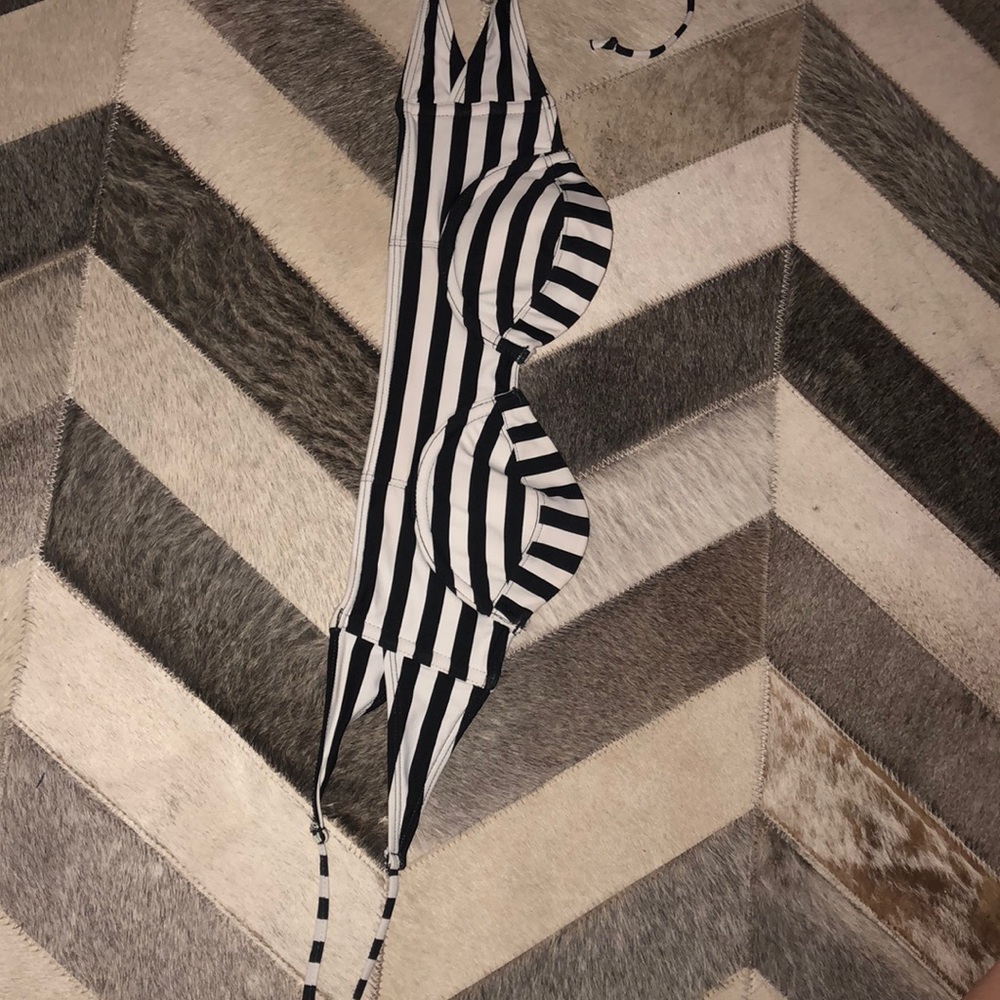 Abercrombie swim top stripe